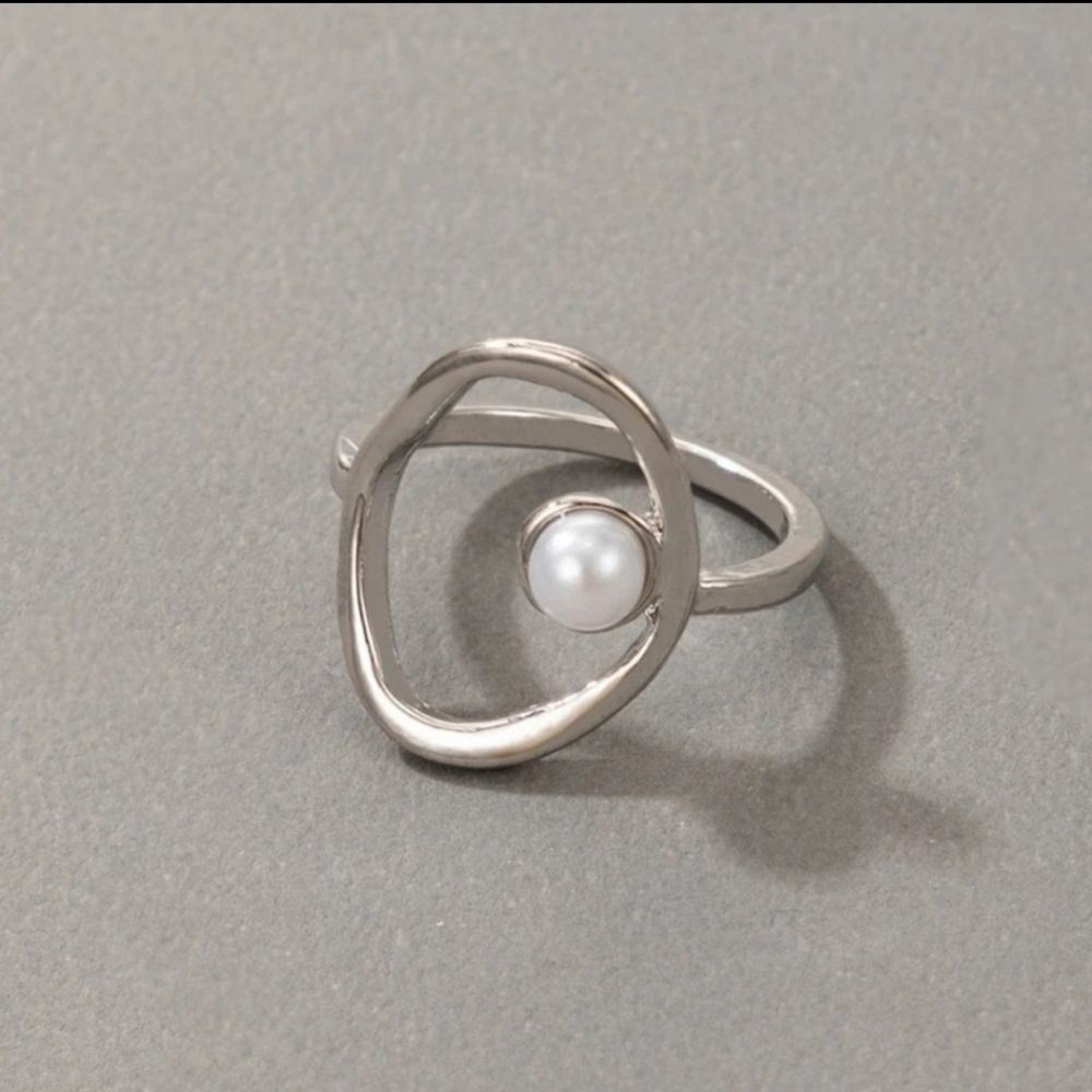 2 for $18❤️‍🔥 Silver Metal Loop Faux Pearl Asymmetrical Ring Size 9 - Picture 5 of 7
